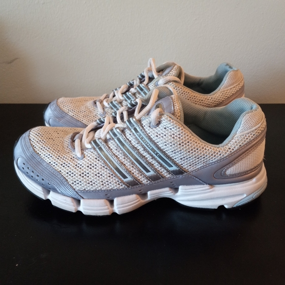 Adidas Attune Womems Size 8 - Picture 2 of 7